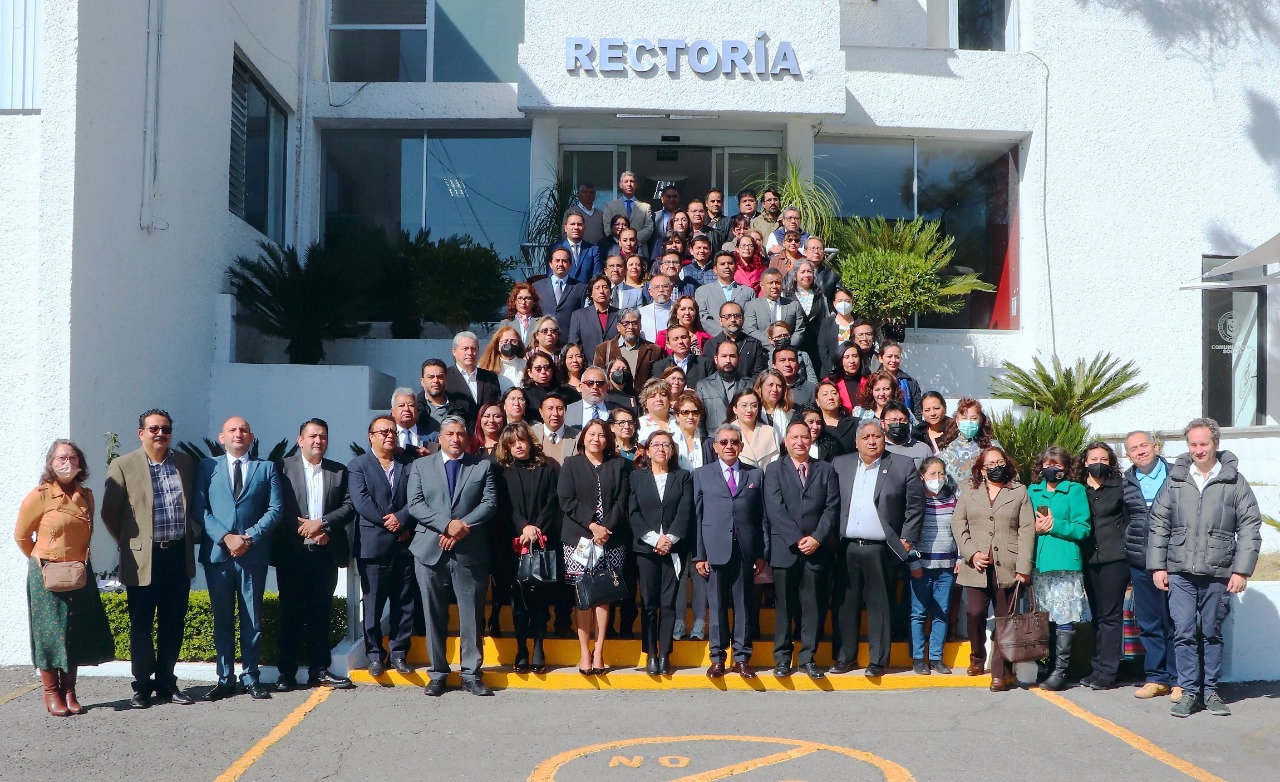 Fortalece UATx su planta docente